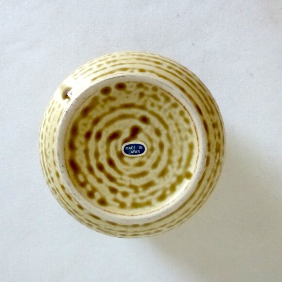 VINTAGE JAPAN JAPANESE CERAMIC LIDDED PEAR FRUIT SHAPED CONTAINER - Picture 9 of 10